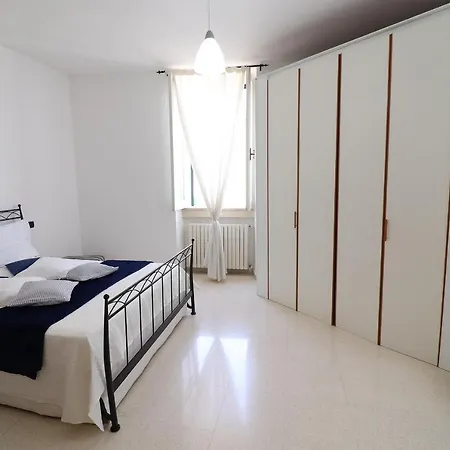 Appartement Dimora Storica Idrusa A Centro 6 Posti *