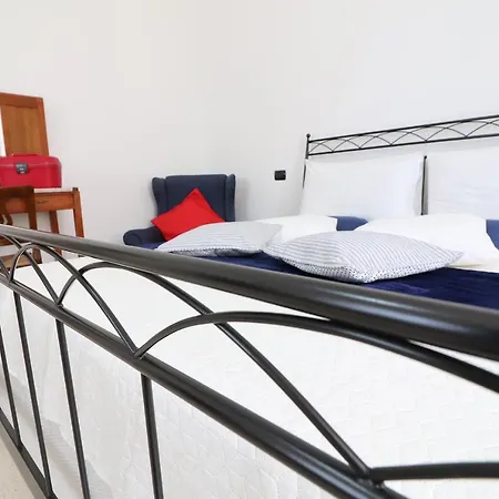 Dimora Storica Idrusa A Centro 6 Posti Appartement *