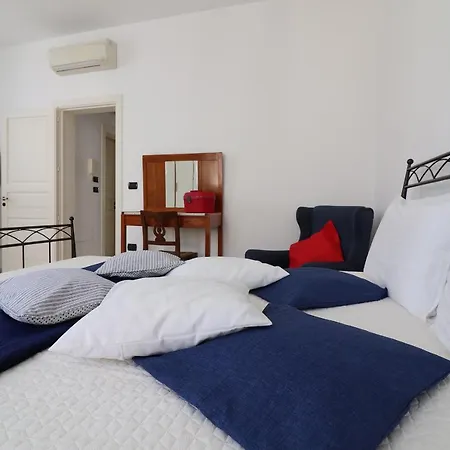 Dimora Storica Idrusa A Centro 6 Posti Appartement *